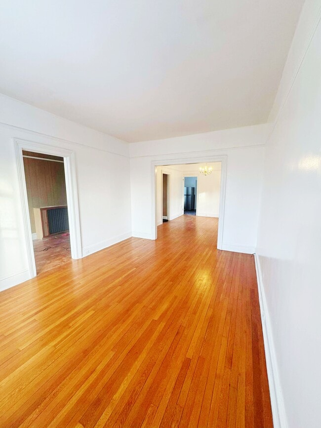 1466 3rd St, Unit Upper Floor- B