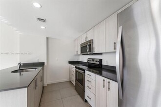 910 West Ave, Unit 329 in Miami Beach, FL - Building Photo - Building Photo