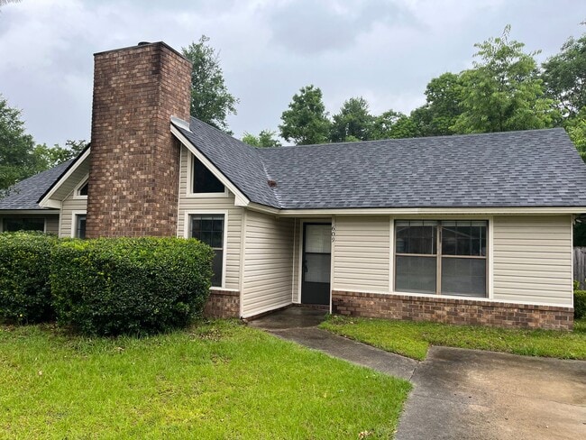 609 Demere Street in Hinesville, GA - Building Photo - Building Photo
