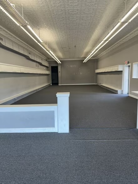 605-607 E Commerce St
