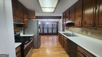 6694 Live Oak Ln in Douglasville, GA - Building Photo - Building Photo