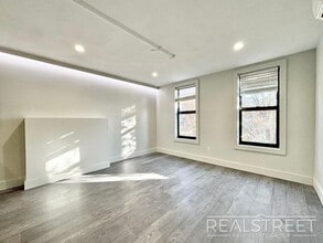 Brand New 1 Bed w Full Kitchen Amenities in Prime Crown Heights, Unit 4A in Brooklyn, NY - Foto de edificio - Building Photo
