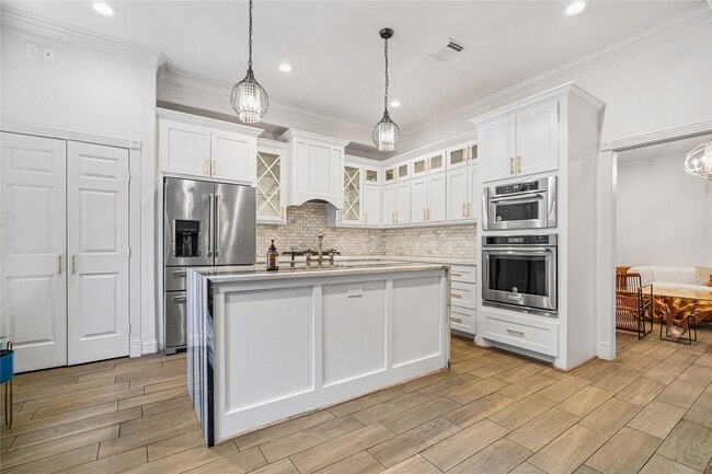 property at 4746 Post Oak Timber Dr