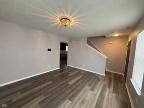 5643 Imperial Woods Cir in Indianapolis, IN - Building Photo - Building Photo