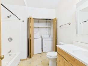 955 Pickering Dr in Fairbanks, AK - Building Photo - Building Photo