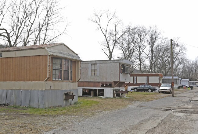 Fair Meadows Mobile Home Park in Hixson, TN - Foto de edificio - Building Photo