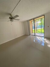 8015 SW 107th Ave in Miami, FL - Building Photo - Building Photo