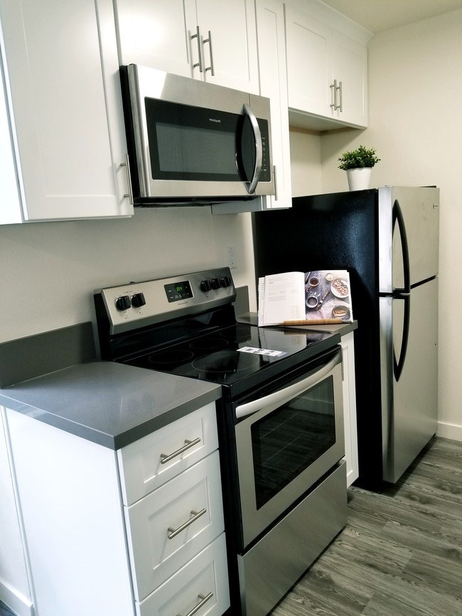 526 S Ardmore Ave in Los Angeles, CA - Building Photo - Building Photo