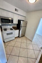 8475 SW 94th St, Unit 212E in Miami, FL - Building Photo - Building Photo