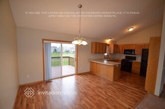 1211 Spruce St in Farmington, MN - Building Photo - Building Photo