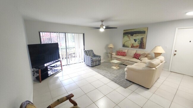171 Deer Creek Blvd in Deerfield Beach, FL - Building Photo - Building Photo