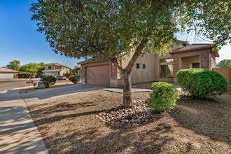 5215 W Hasan Dr in Phoenix, AZ - Building Photo - Building Photo