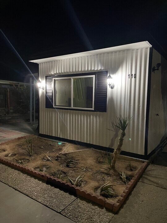 110 Camp Fire Dr in California City, CA - Building Photo