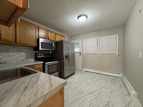 197 Potuccos Ring Rd in Wolcott, CT - Building Photo - Building Photo