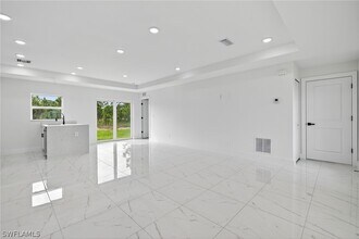 1108 Eauclaire St E in Lehigh Acres, FL - Building Photo - Building Photo