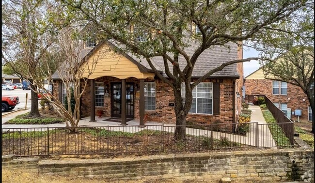 property at 1400 Eldorado Pkwy