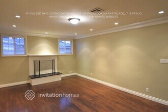 7800 Radford Ave in Los Angeles, CA - Building Photo - Building Photo