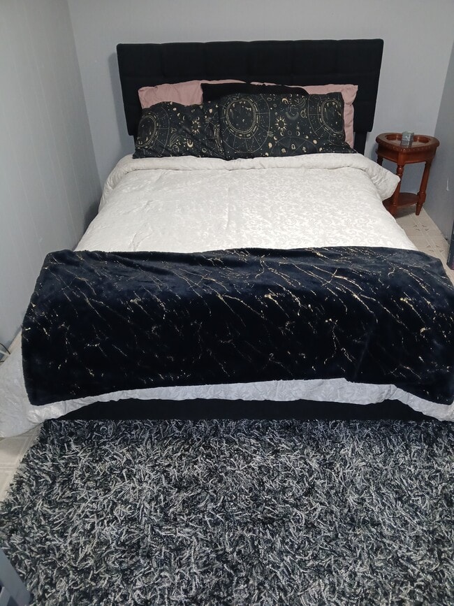 property at 14910 Dunbar Ct