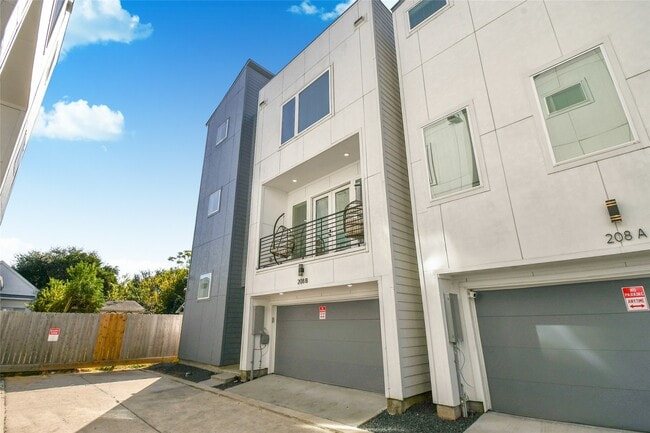 208 N York St in Houston, TX - Building Photo - Building Photo