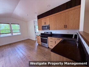 220 Payran St in Petaluma, CA - Building Photo - Building Photo