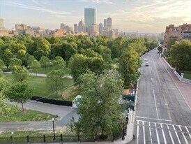 22 Beacon St, Unit 3 in Boston, MA - Building Photo