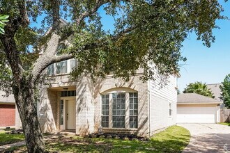 17902 Scenic Oaks Dr in Richmond, TX - Building Photo - Building Photo