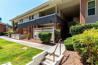 650 Oakmont Ave, Unit 2117 in Las Vegas, NV - Building Photo - Building Photo