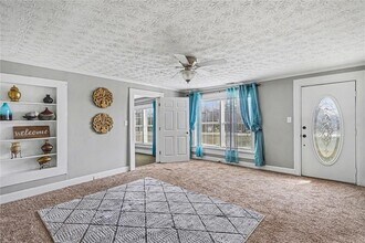 707 E Mcintosh Rd in Griffin, GA - Foto de edificio - Building Photo