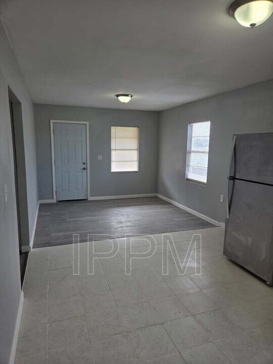 1141 W Acacia Ave in Alamo, TX - Building Photo