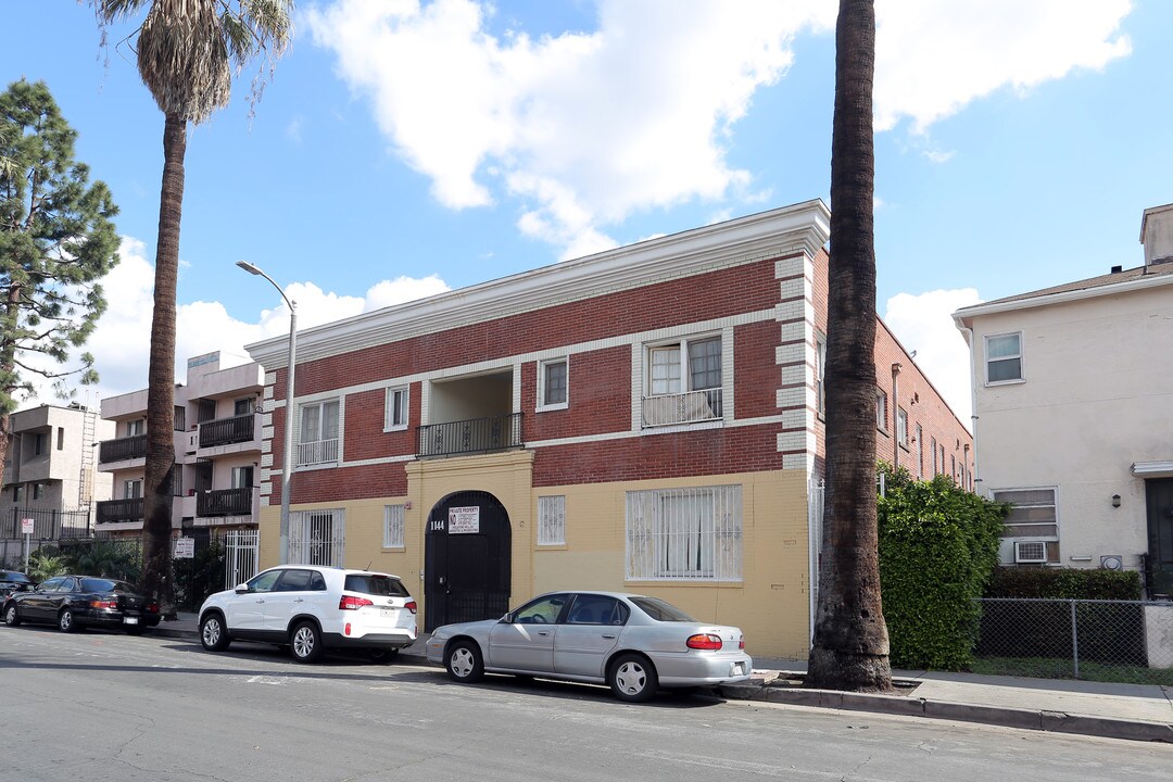 1144 S Grand View St in Los Angeles, CA - Foto de edificio