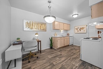 Dover Hills Apartments in Kalamazoo, MI - Foto de edificio - Building Photo