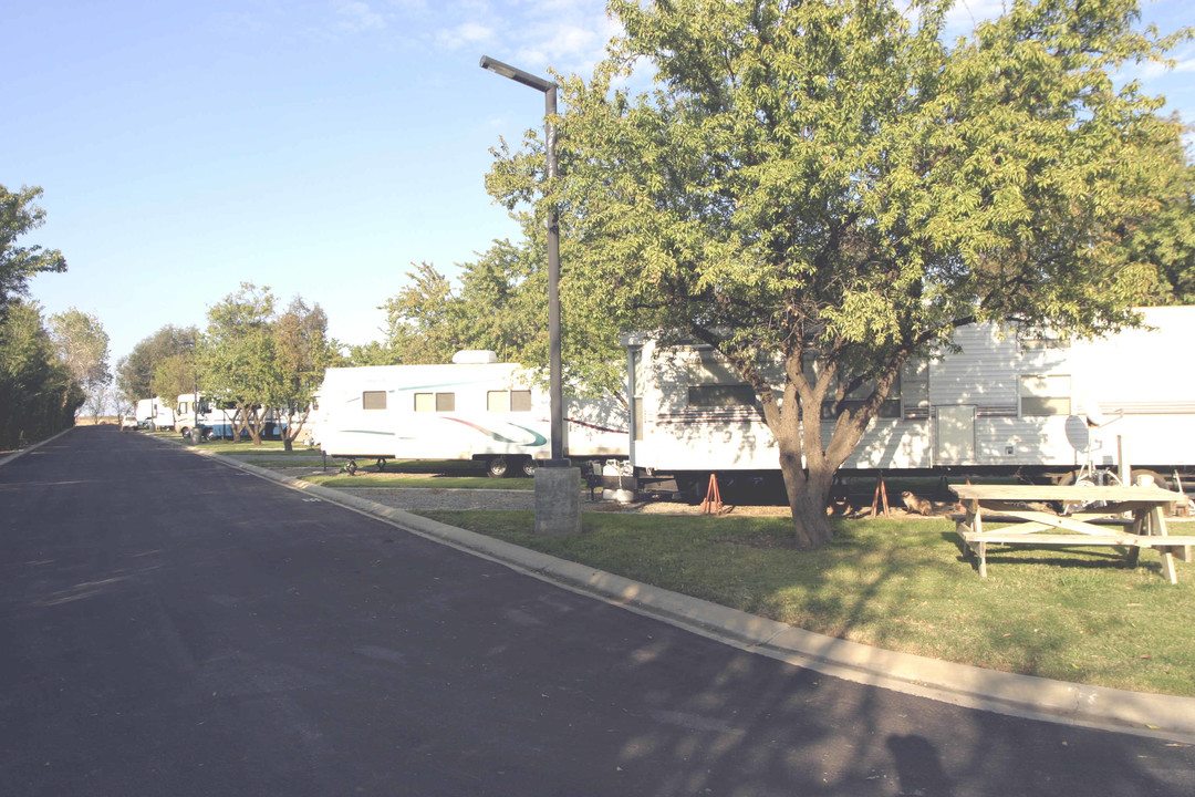 Almond Tree Oasis Park in Coalinga, CA - Building Photo