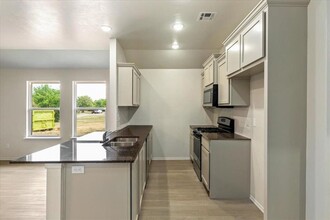 1301 SW New York Ave-Unit -Unit A in Lawton, OK - Building Photo - Building Photo