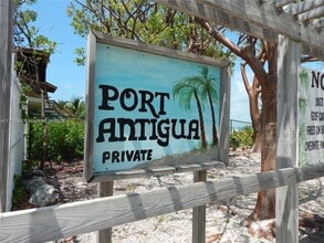 30 El Capitan Dr in Islamorada, FL - Foto de edificio - Building Photo