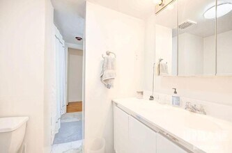 35 Grove St in New York, NY - Building Photo - Building Photo