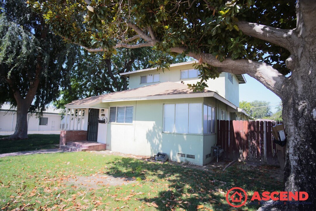 1017 Paloma St-Unit -1017 Paloma in Bakersfield, CA - Building Photo