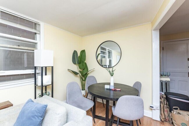 1654 W Melrose St in Chicago, IL - Building Photo - Building Photo