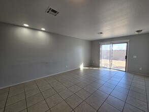 6325 Cascade Run Ave in Las Vegas, NV - Building Photo - Building Photo