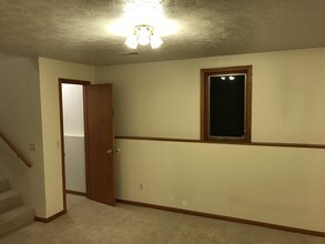 1800 E Comanche St in Dodge City, KS - Building Photo - Building Photo