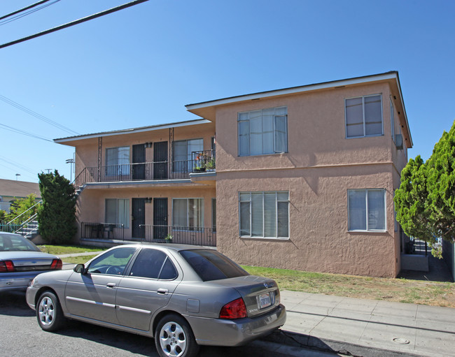 4210 E 61st St in Huntington Park, CA - Foto de edificio - Building Photo