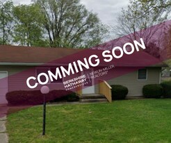 910 N 10th St in Terre Haute, IN - Building Photo