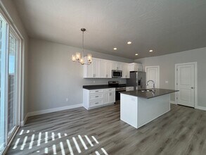 1061 S 4380 W in Hurricane, UT - Building Photo - Building Photo