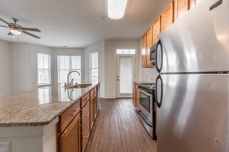 Views On Vine in Cincinnati, OH - Building Photo - Building Photo
