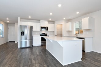 208 N 28th Pl in Ridgefield, WA - Foto de edificio - Building Photo