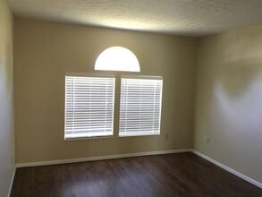 108 Camden Ln in Delaware, OH - Foto de edificio - Building Photo