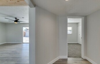 3813 El Conlon Ave in Las Vegas, NV - Building Photo - Building Photo