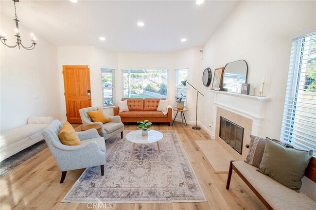 27723 Clark Ct, Unit 2002 in Santa Clarita, CA - Foto de edificio - Building Photo