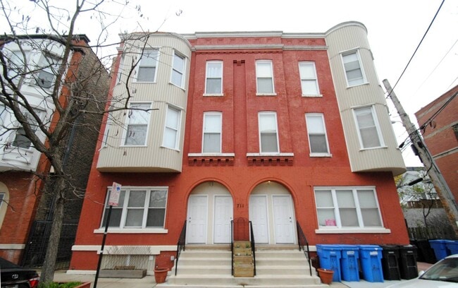 property at 711 N Hoyne Ave