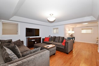 1336 W Elmdale Ave in Chicago, IL - Building Photo - Building Photo