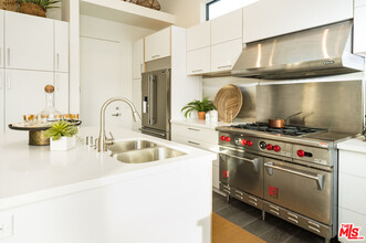 5431 Homeside Ave in Los Angeles, CA - Building Photo - Building Photo